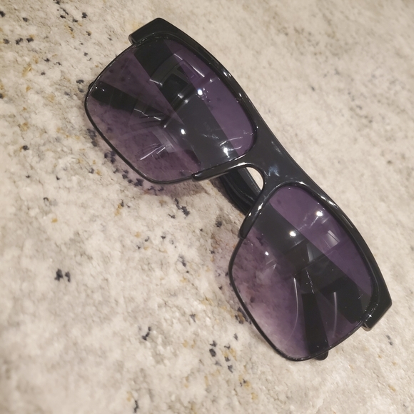 Rectangular Sunglasses - Picture 2 of 2
